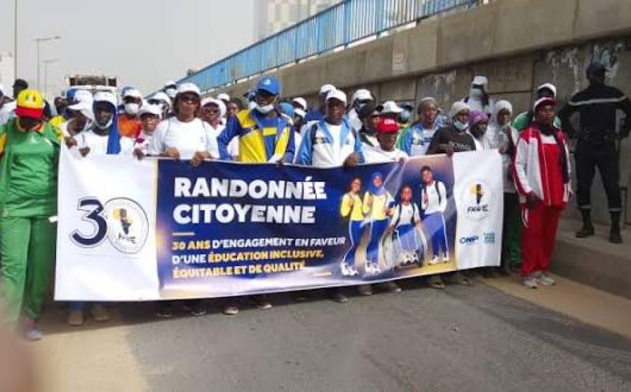 Fawe Sénégal sensibilise à l’éducation des filles à travers une randonnée pédestre